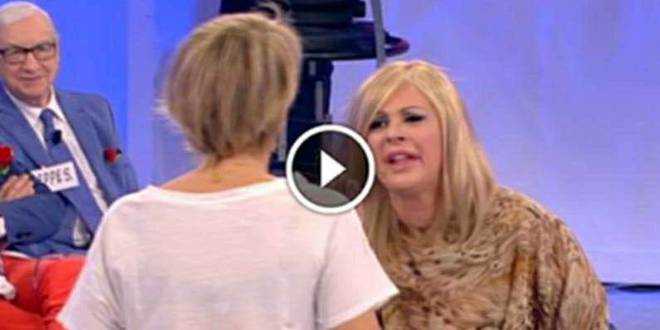 Uomini e Donne gossip, opinionista licenziato da Maria De Filippi?