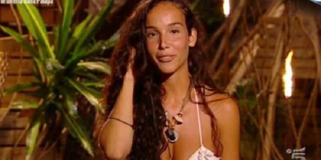 Paola Di Benedetto si fidanza con un famosissimo cantante