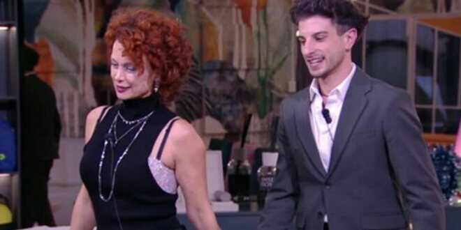 GF, riesplode la passione tra Beatrice Luzzi e Giuseppe Garibaldi dove le telecamere non possono arrivare: il loro gesto