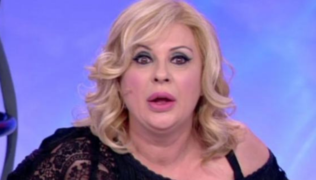 Gossip Uomini e Donne, perché solo Tina Cipollari non ha difeso Raffaella Mennoia?
