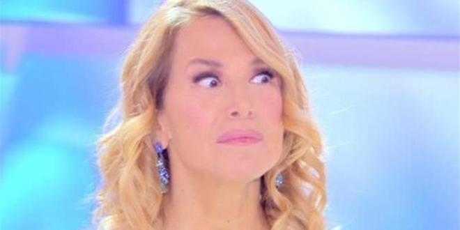 Pomeriggio 5, una ex naufraga e l’opinionista della D’Urso vengono alle mani