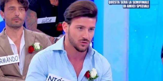 Uomini e Donne news, popolare dama del trono over smaschera Sirius: “Bugiardo!”