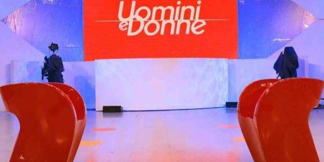 Uomini e Donne, arriva la prima tronista trans: era un lui, ora è una lei