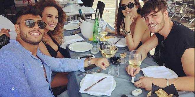 Uomini e Donne, prima uscita a quattro delle ex troniste: qualcosa non torna