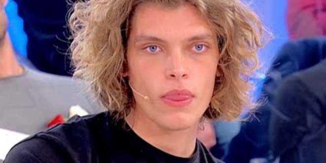 Uomini e Donne, il primo bacio di Massimiliano Mollicone