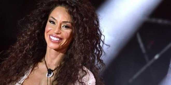 GF Vip, Raffaella Fico senza freni: quante volte lo fa e la posizione preferita a letto