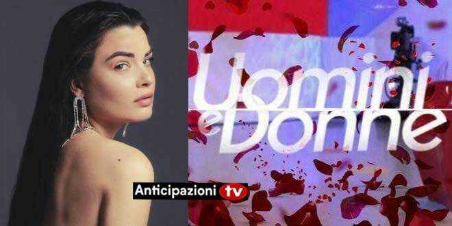 News Uomini e Donne, Raffaella Scuotto costretta a rimuovere delle foto dai social: il motivo spiazzante e il suo sfogo