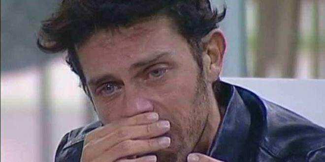 Grande Fratello Vip, Raffaello Tonon scoppia in lacrime