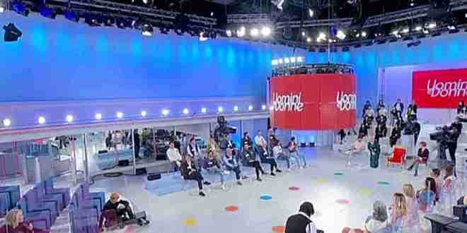 Uomini e Donne, anticipazioni registrazione 27 gennaio: primo bacio per Matteo