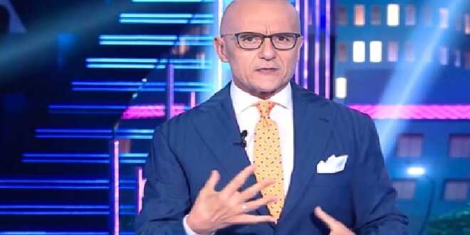 Grande Fratello, la nuova edizione inizierà più tardi? La scelta dei vertici