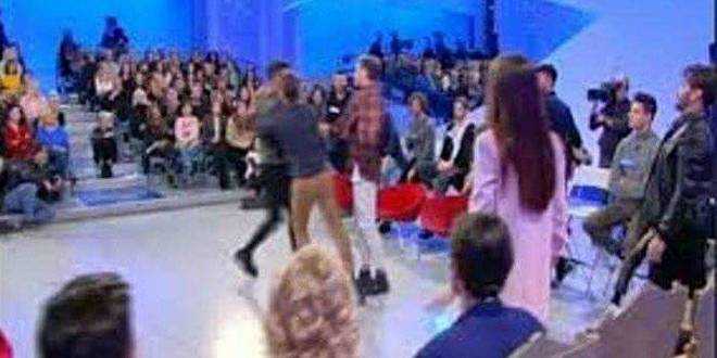 Uomini e Donne gossip, rissa in studio: la De Filippi prende provvedimenti?