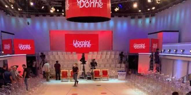 Uomini e Donne, ritorno di fiamma per una coppia lasciatasi da poco?