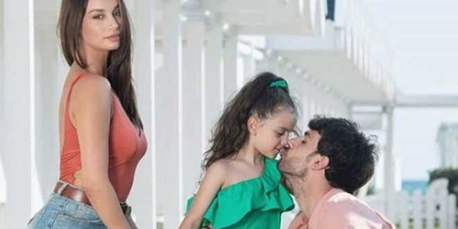 Gf Vip Una Delle Principesse Selassie Importuna Akash Kumar Ecco Cosa Sta Succedendo