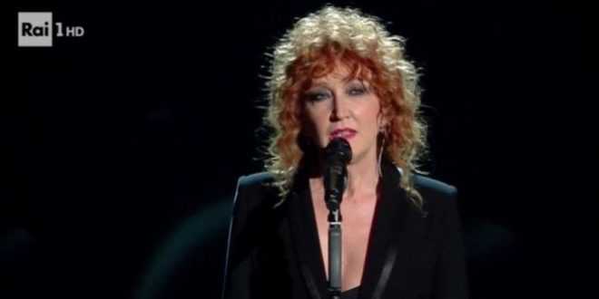 Sanremo 2017: Fiorella Mannoia fidanzata con un prof di Amici, lui ha trent’anni meno di lei