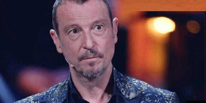 Sanremo 2022, bufera su Amadeus: “Non mandiamo in onda uno che ride così”