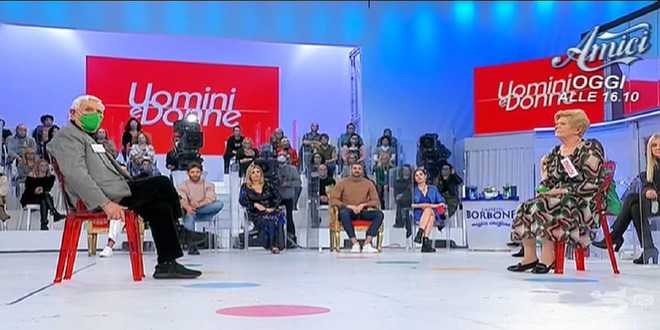 Uomini e Donne, Saverio accusato di molestie: caos in studio