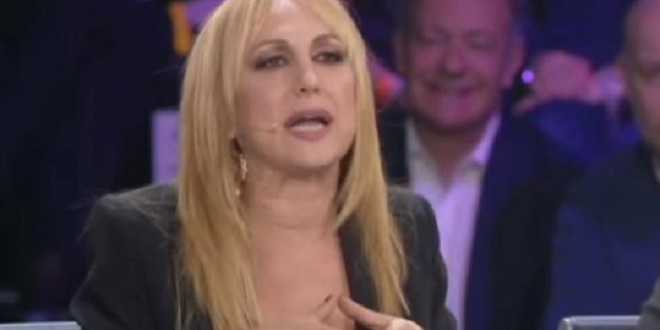 Amici 17, scandalo Alessandra Celentano: gravi offese sui social