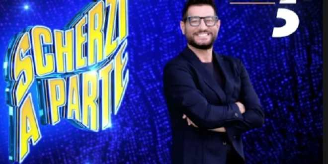 Scherzi a Parte 2022, telespettatori infuriati: “Siamo stati presi in giro di nuovo”