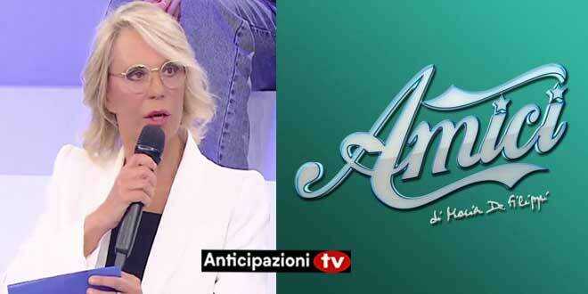 Amici 23, due prof sorpresi in atteggiamenti intimi: la segnalazione
