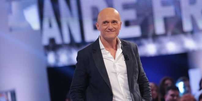 Grande Fratello Vip, Signorini sclera durante la pausa pubblicitaria