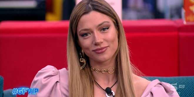 GF Vip, Soleil finalmente rivela cosa c’è stato davvero con Alex sotto le coperte