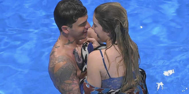 GF Vip, la sorella di Alessandro Basciano contro Sophie: “Non è adatta a mio fratello”