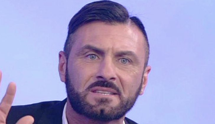 Uomini e donne gossip: Sossio furioso risponde alle critiche sui social