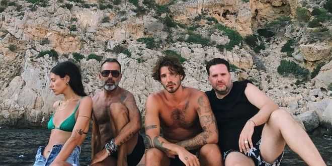 Stefano De Martino, fan in rivolta: la nuova fidanzata troppo brutta per lui
