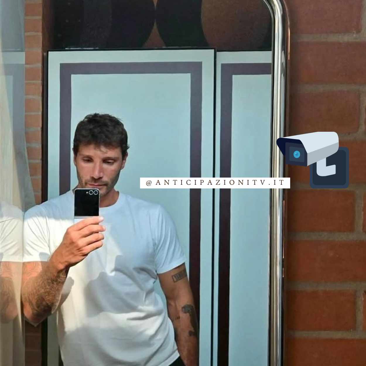 Stefano De Martino hackerato: diffuse in rete immagini e video intimi