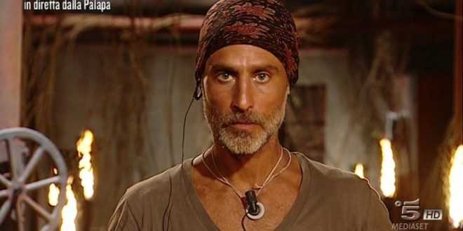 Isola dei Famosi: televoto pilotato per non far vincere Raz? I fan notano alcune stranezze