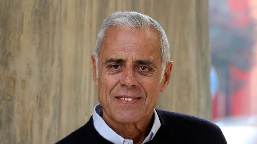 Teo Teocoli non si è sentito bene! Paura per la sua salute