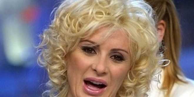 Anticipazioni Uomini e Donne: Tina conduce la puntata speciale? Ecco cosa accadrà !