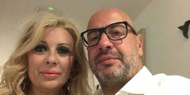 Uomini e Donne, Tina esce allo scoperto con Vincenzo: polemiche e insulti