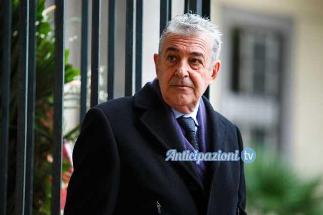 Anticipazioni Un posto al sole, doppia puntata 30 aprile 2015: Renato decide di parlare con Niko