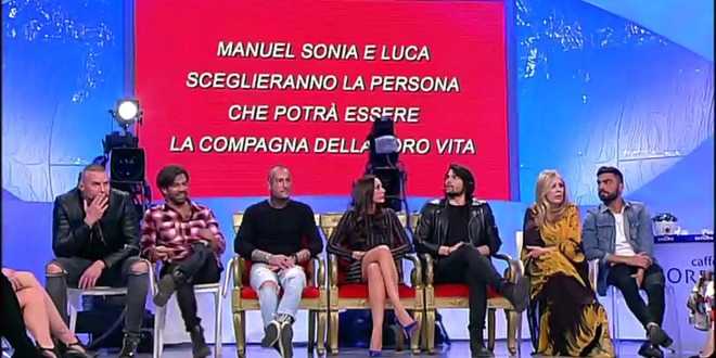 Uomini e Donne gossip: tronista è stato fidanzato per tutta la durata del trono