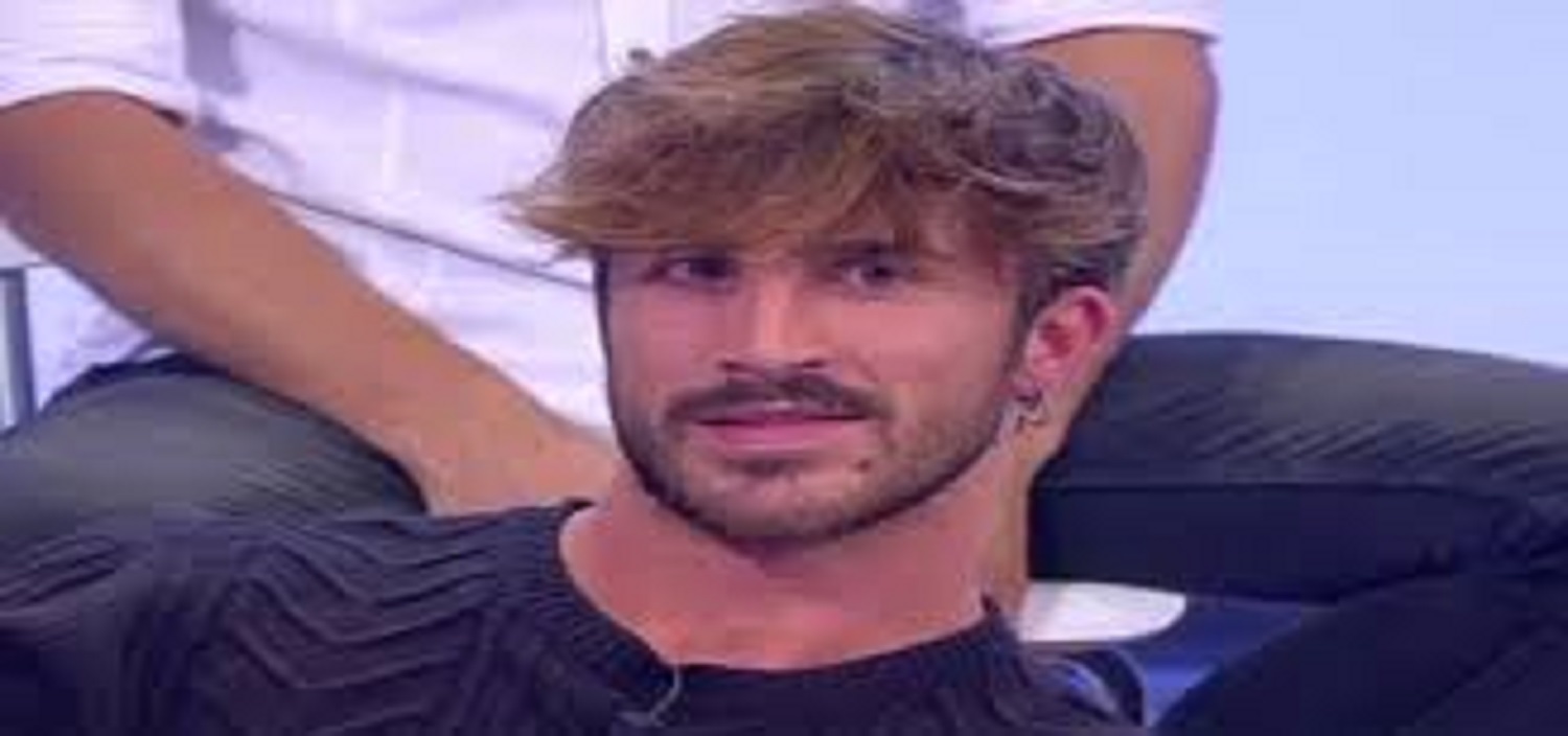 Uomini e donne, anticipazioni trono classico: Fabrizio tornerà a corteggiare Angela?