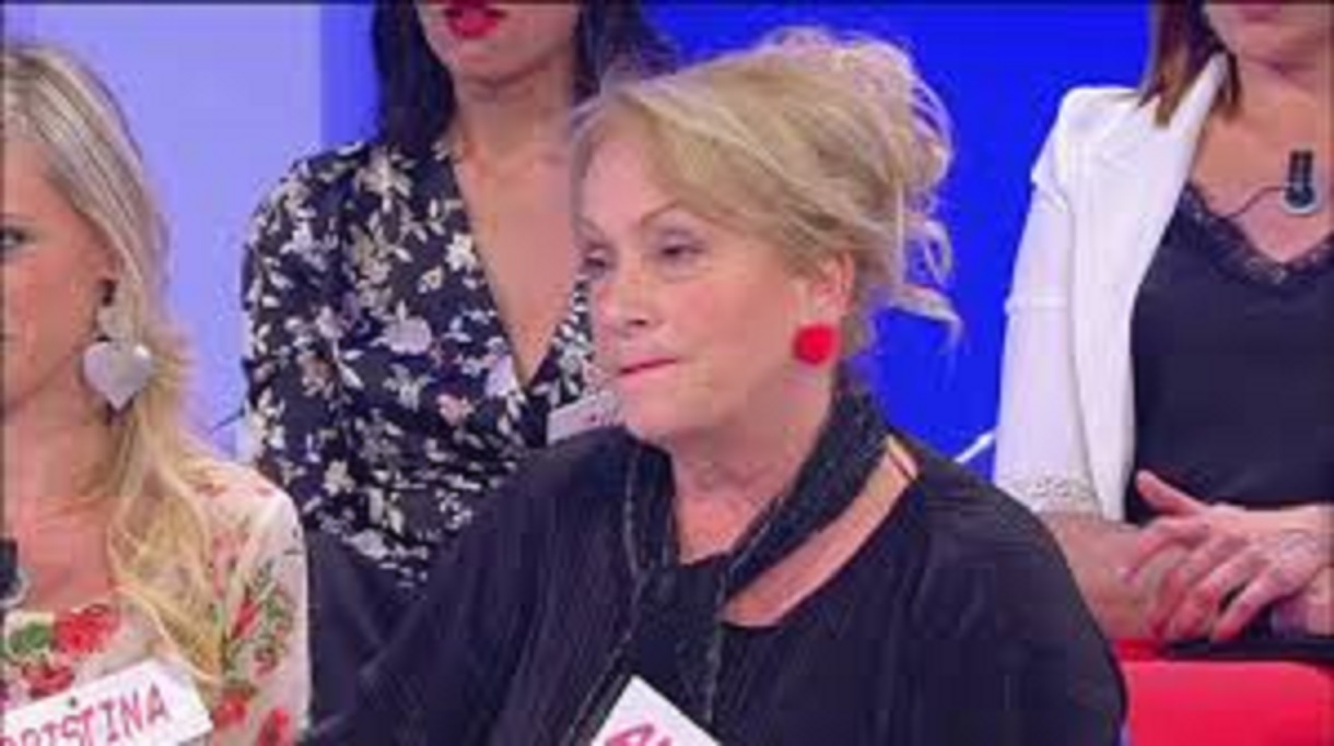 Uomini e donne, news trono over: Angela Di Iorio si scaglia contro la De Filippi