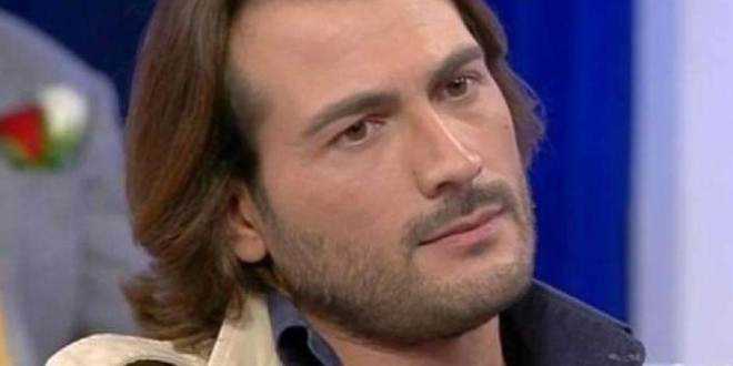 Uomini e Donne, trono over a luci rosse: “Si è spogliata e mi ha lasciato le sue mutandine”