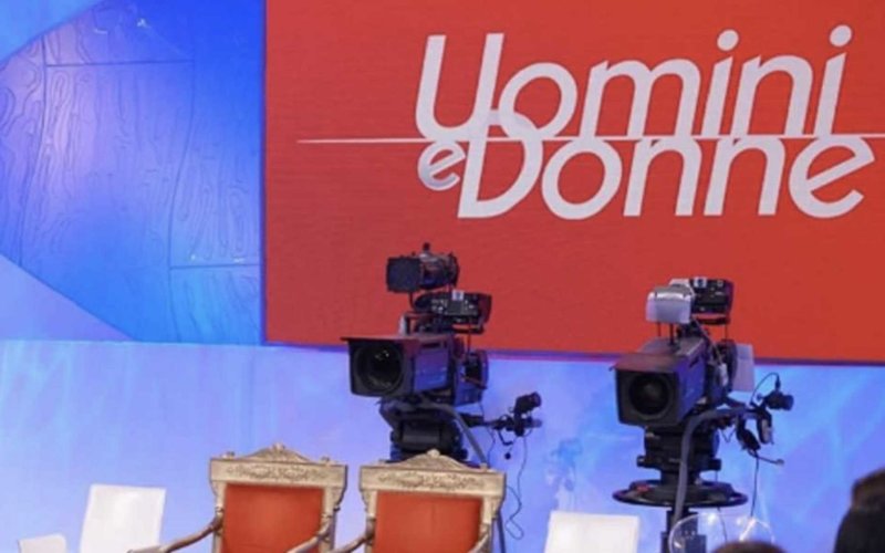 Uomini e Donne news, un protagonista fa accuse gravissime alla redazione