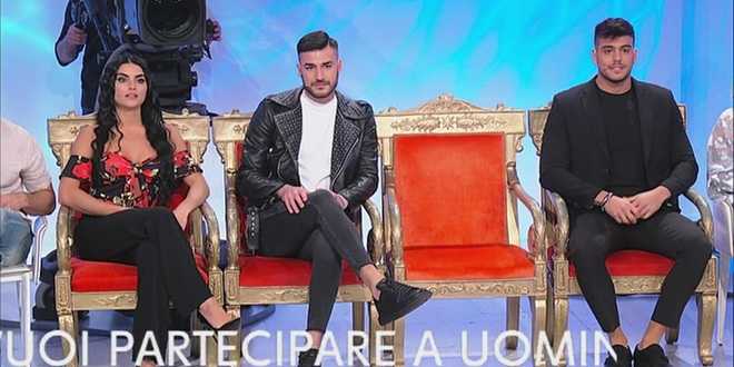Uomini e Donne anticipazioni, un tronista abbandona e un altro anticipa la scelta