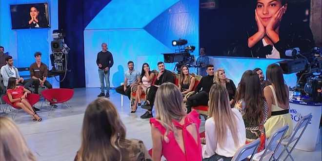 Uomini e Donne news, un tronista pronuncia parole terribili contro i malati: verrà cacciato?