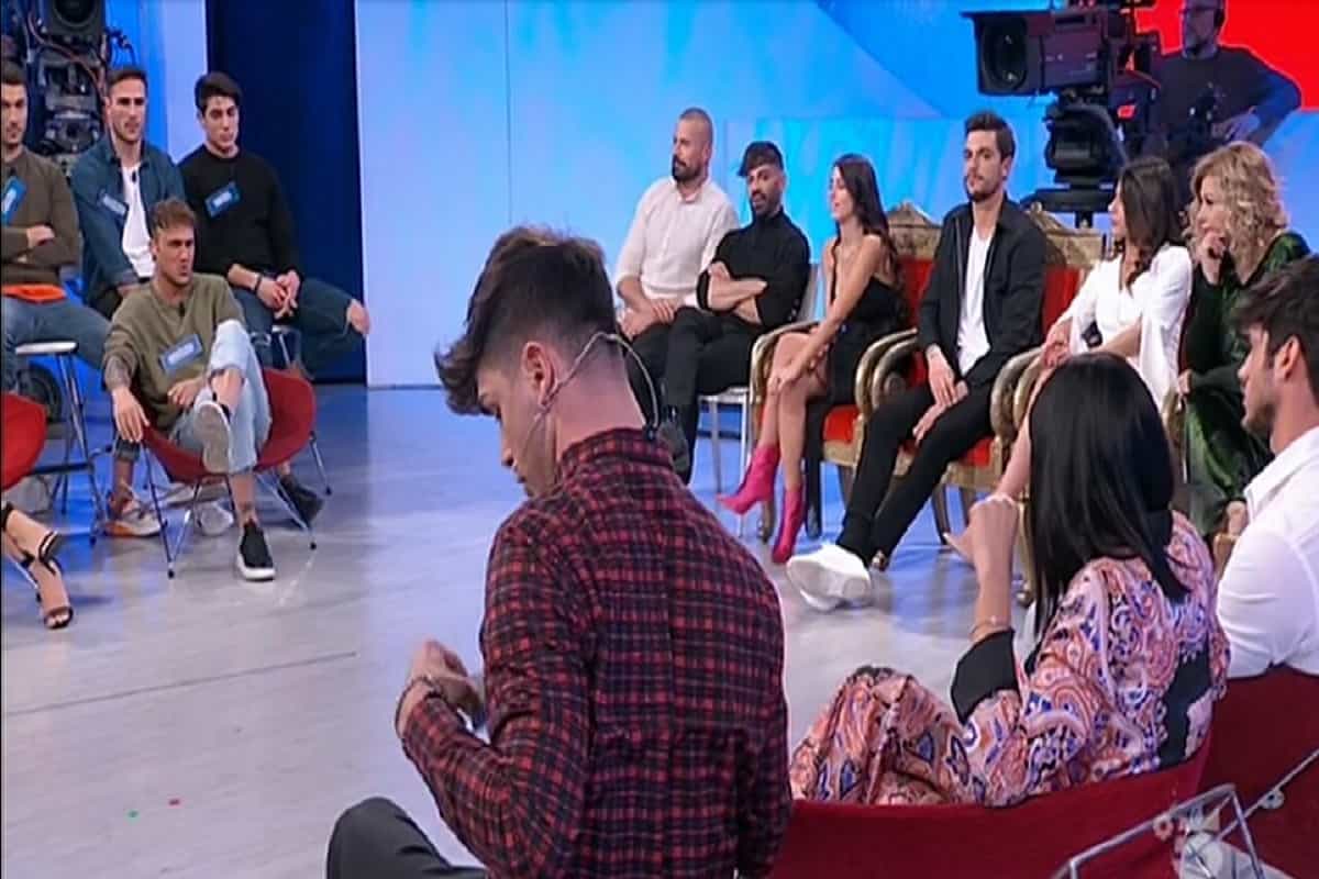 Uomini e Donne anticipazioni, un tronista sta per fare un annuncio importante