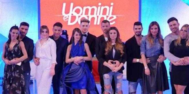 Uomini e Donne news: una famosa coppia rivela la data del matrimonio