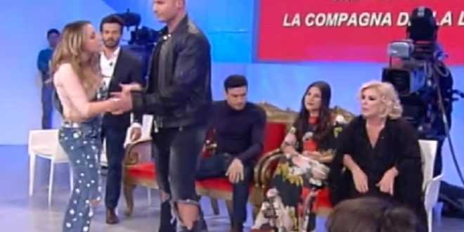 Uomini e Donne anticipazioni: ecco perché non viene mandato in onda il trono classico