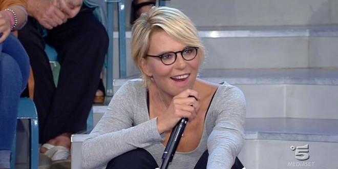 Uomini e Donne anticipazioni, i nuovi tronisti: prime indiscrezioni, ecco chi ha colpito Maria De Filippi