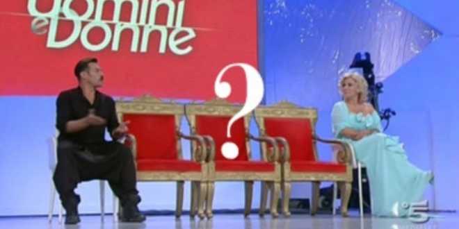 Uomini e Donne anticipazioni: sul trono rosa, Maria De Filippi vuole proprio lei!