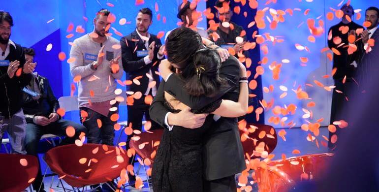 Uomini e Donne gossip: Amedeo e Sophia sommersi di insulti, gli admin intervengono
