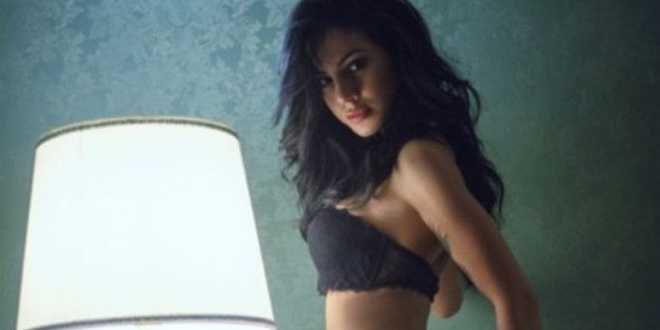 Uomini e Donne gossip: Andrea e Giulia ai ferri corti, lui infuriato per le foto di lei nuda?