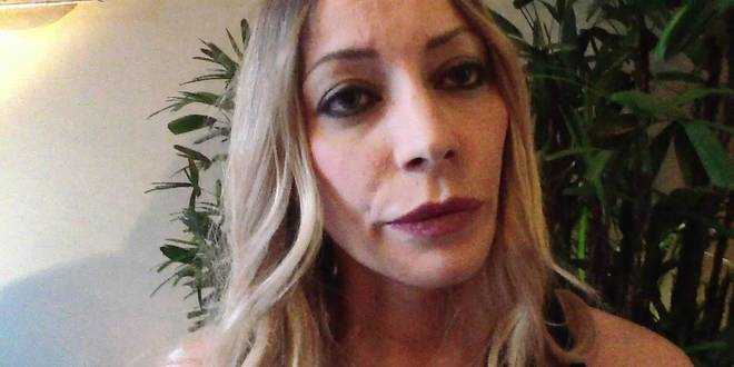 Uomini e Donne gossip: bufera su Karina Cascella, l’opinionista accusata di sfruttare la figlia