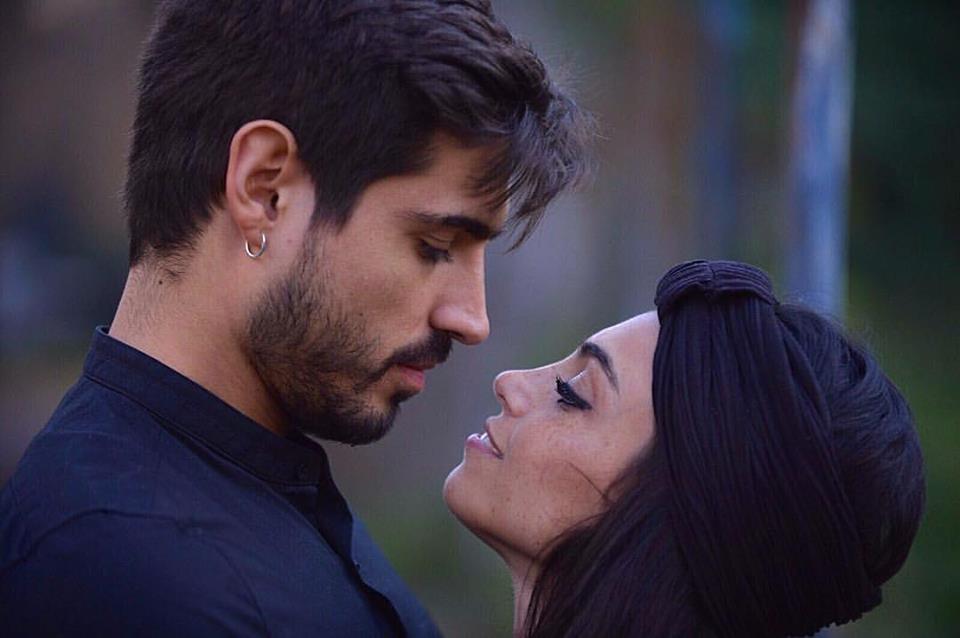 Uomini e Donne gossip: chi sono le coppie più innamorate? Ecco alcune romanticissime dediche!